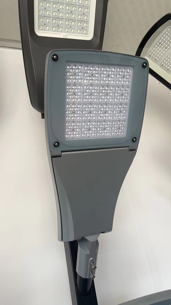 ĐÈN ĐƯỜNG LED HTK 001- 100W